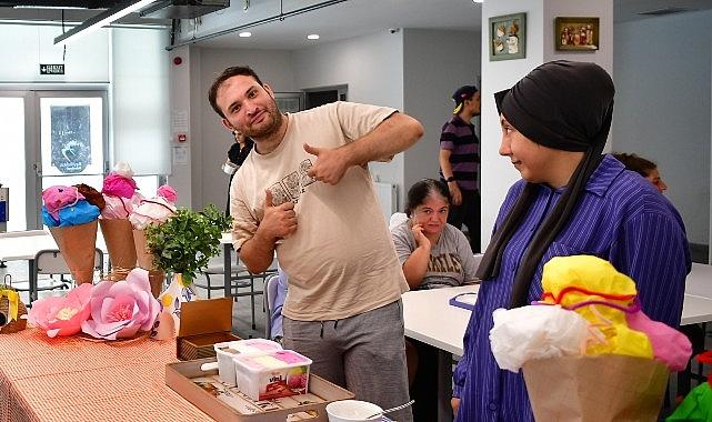 Beylikdüzü Engelsiz Yaşam Merkezi'nde Renkli “Yaza Veda" Etkinliği Beylikdüzü Engelsiz Yaşam Merkezi'nde Renkli “Yaza Veda" Etkinliği