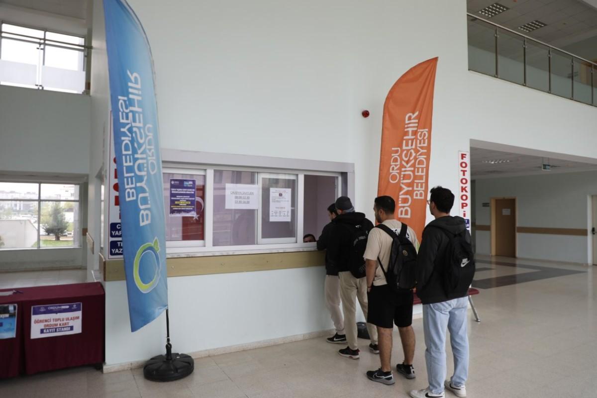 Öğrencilerin Yanında: Büyükşehir Belediyesi
