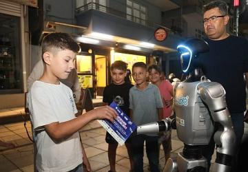 İnsansı Robot Canik Sokaklarında