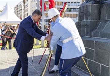 İzmir'de Geleneksel Zafer Yürüyüşü