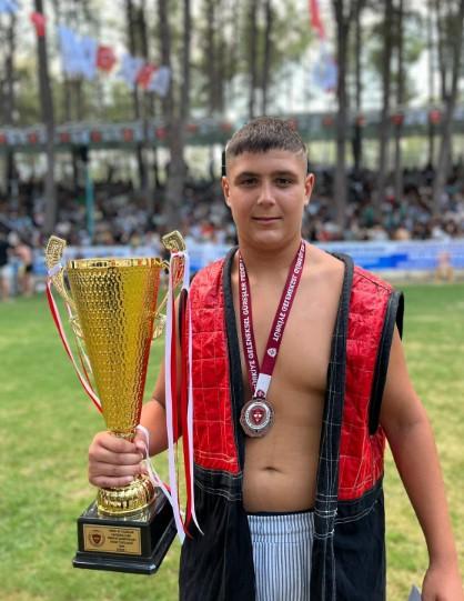 Büyükşehir’in Güreşçisi Gurur Kaynağı Oldu