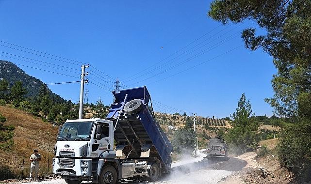 Kemer Ovacık Mahallesi'nin 3.5 kilometrelik yolu asfaltla buluştu