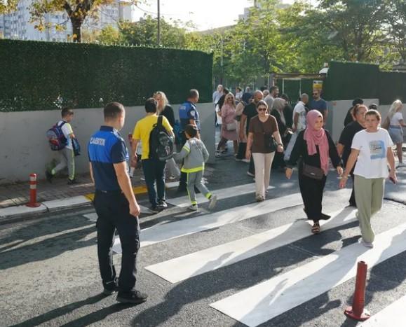 Beylikdüzü’nde Okul Çevrelerinde Güvenlik ve Denetim Güçlendirildi Beylikdüzü’nde Okul Çevrelerinde Güvenlik ve Denetim Güçlendirildi