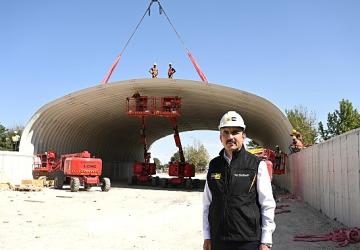 Başkan Altay Türkiye'de İlk Kez Denenen Teknikle İnşaatı Süren Köprülü Kavşağın Trafiği Rahatlatacağını Açıkladı