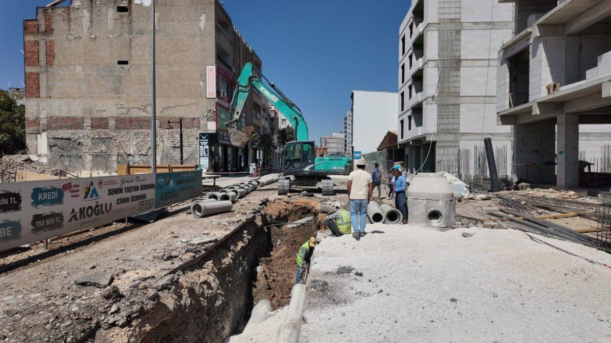 Adıyaman’da JICA-1 Projesi kapsamında Gölbaşı Caddesi’nde altyapı yenileme çalışmaları sürüyor - Videolu Haber