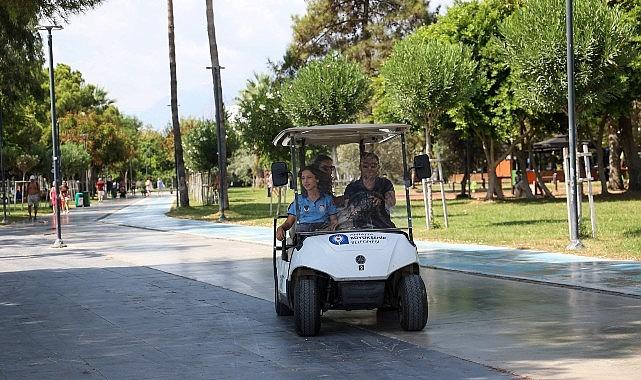 Büyükşehir'den Konyaaltı Sahili'nde temizlik seferberliği