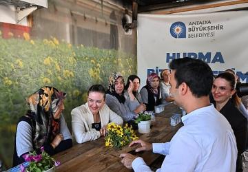 Başkan Vekili Özdemir bitki üretim tesisini gezdi