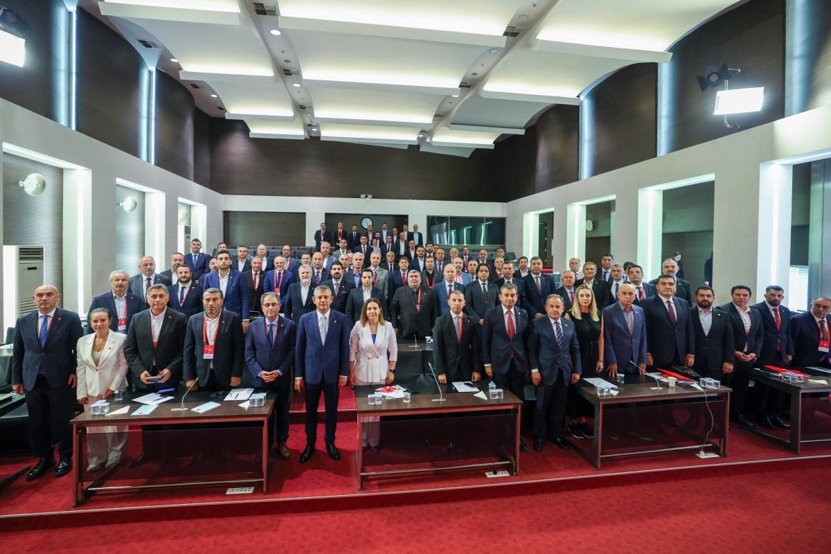 CHP Örgüt Temsilcileri Meclisi ilk toplantısını yaptı: ‘Parlamenter demokrasi esas alınacak’ CHP Örgüt Temsilcileri Meclisi ilk toplantısını yaptı: ‘Parlamenter demokrasi esas alınacak’