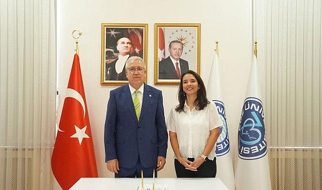 Egeli bilim insanı Doç. Dr. Burcu Türkcan'ın yenilikçi projesine TÜBİTAK'tan destek Egeli bilim insanı Doç. Dr. Burcu Türkcan'ın yenilikçi projesine TÜBİTAK'tan destek
