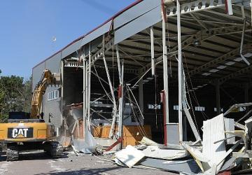 Tahtalı Mahallesi'nde 3 kaçak yapı yıkıldı