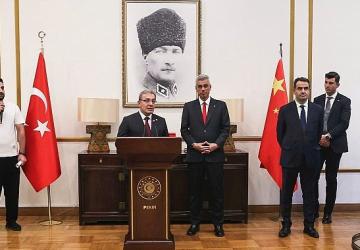 DEÜ Rektörü, Sağlık Bakanı Heyetiyle Çin'de