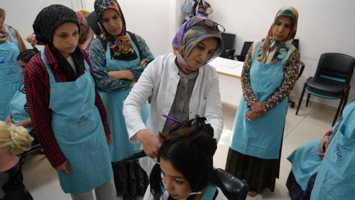 Adıyaman Belediyesi’nden kadınlara mesleki eğitim ve istihdam - Videolu Haber Adıyaman Belediyesi’nden kadınlara mesleki eğitim ve istihdam - Videolu Haber