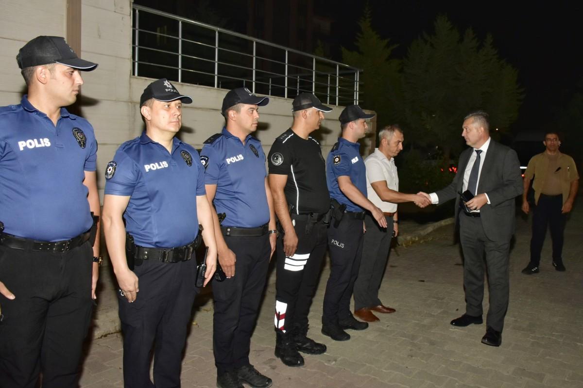 Adıyaman’ın yeni Emniyet Müdürü Nazman’dan görev başındaki personele ziyaret Adıyaman’ın yeni Emniyet Müdürü Nazman’dan görev başındaki personele ziyaret