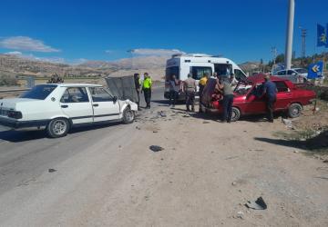 Adıyaman’ın Gölbaşı ilçesinde kaza meydana geldi: 2 yaralı