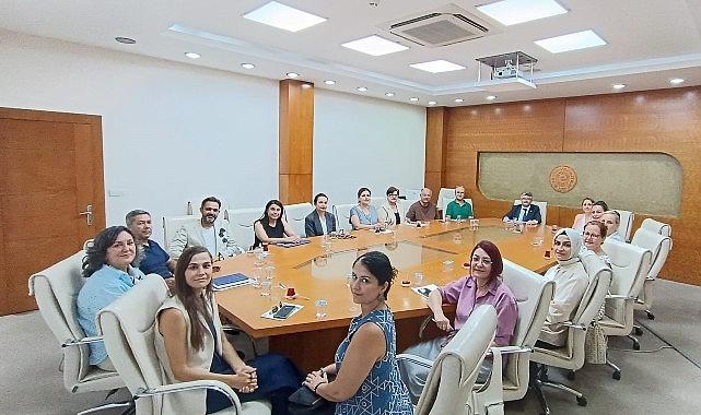 “İçeride Umut Var" Proje Toplantısı Ege Üniversitesinde yapıldı “İçeride Umut Var" Proje Toplantısı Ege Üniversitesinde yapıldı