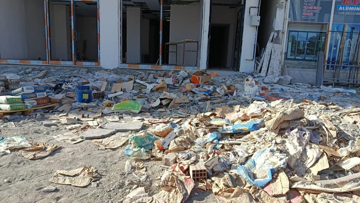 Adıyaman’da İnşaat Atıkları Çevreyi Kirletiyor, Vatandaşlar Tepkili