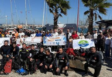 Urla'da kıyı ve deniz temizliği yapıldı