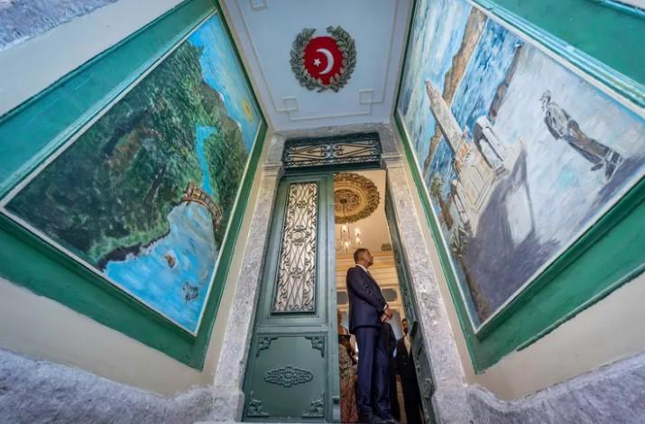 İzmir’in Tarihi Yapıları Gün Yüzüyle Buluşuyor İzmir’in Tarihi Yapıları Gün Yüzüyle Buluşuyor