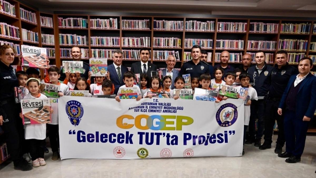 ‘Gelecek Tut’ta’ projesi kapsamında bilgilendirme semineri düzenlendi ‘Gelecek Tut’ta’ projesi kapsamında bilgilendirme semineri düzenlendi