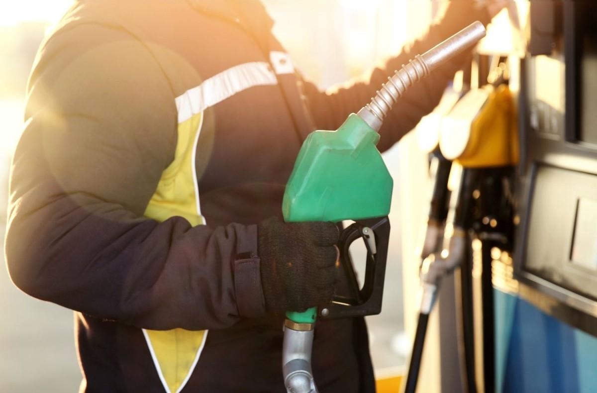 Motorin fiyatları gece yarısı değişti Motorin fiyatları gece yarısı değişti