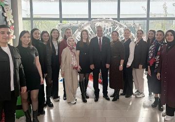 Başkan Topaloğlu'ndan kreşe yeni yıl ziyareti