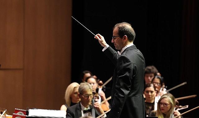 İstanbul Devlet Senfoni Orkestrası DenizBank Konserleri'nde Cumhuriyet Coşkusu Yaşandı İstanbul Devlet Senfoni Orkestrası DenizBank Konserleri'nde Cumhuriyet Coşkusu Yaşandı