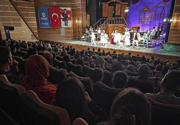 Şehir Tiyatroları, perdeyi Gebze'ye taşıdı