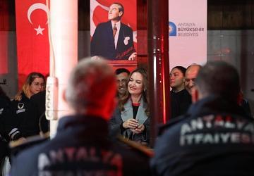 Başkan Vekili Büşra Özdemir 2026 yılını itfaiye personeli ile karşıladı
