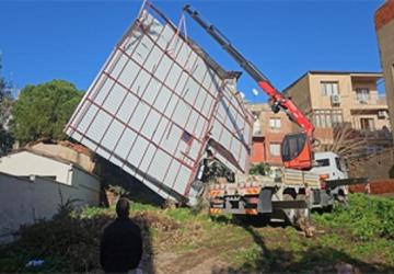 İzmir Büyükşehir Belediyesi ekiplerinin sağanak ve fırtına mesaisi