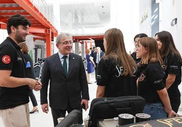 Dokuz Eylül Üniversitesinde ÜNİDES Zirvesi