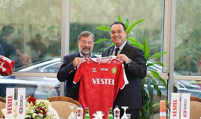 Başkan Besim Dutlulu ve Kadın Voleybol Takımından Vestel'e Ziyaret Başkan Besim Dutlulu ve Kadın Voleybol Takımından Vestel'e Ziyaret