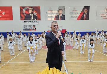 Gölcük Belediyesi taekwondo sporcuları kuşak atladı