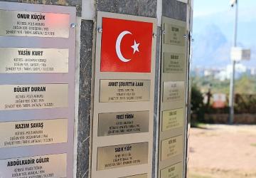 Antalya Büyükşehir Belediyesi'nde şehitlere saygı