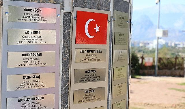 Antalya Büyükşehir Belediyesi'nde şehitlere saygı