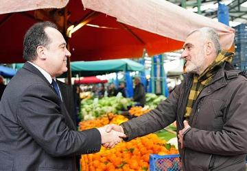 Başkan Dutlulu Perşembe Pazarı'nda Esnafla Bir Araya Geldi