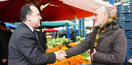 Başkan Dutlulu Perşembe Pazarı'nda Esnafla Bir Araya Geldi