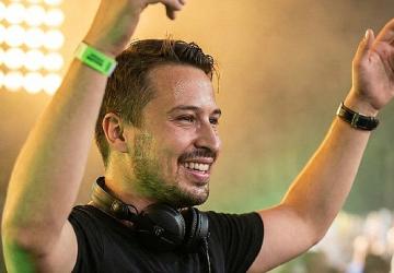 Mahmut Görgen'den Yılbaşına Özel 'Happy New Year 2026' Seti PowerApp'te Yayında