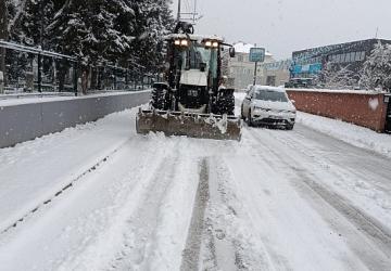 Nilüfer'de kar yağışına karşı kesintisiz mesai