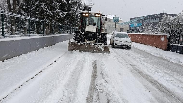 Nilüfer'de kar yağışına karşı kesintisiz mesai