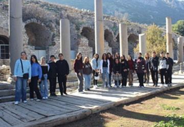 Büyükşehir'den öğrencilere tarih ve müzik molası