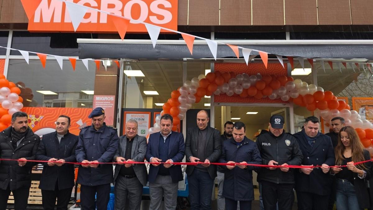 Gölbaşı Kaymakamı Algın, Migros marketin açılışına katıldı