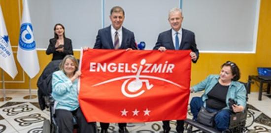 İzmir Ticaret Odası'nda Kırmızı Bayrak gururu