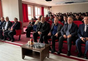 Akçakale’de Medya Okuryazarlığı ve Gazetecilik Paneli ilgiyle takip edildi