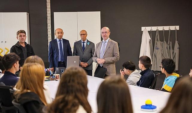 Başkan Pekyatırmacı'dan Okul Dışı Öğrenme Ortamlarına Ziyaret Başkan Pekyatırmacı'dan Okul Dışı Öğrenme Ortamlarına Ziyaret