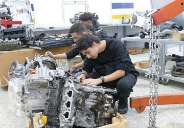 Renault Türkiye'den Ege Meslek Yüksekokulu'na Önemli Bağış