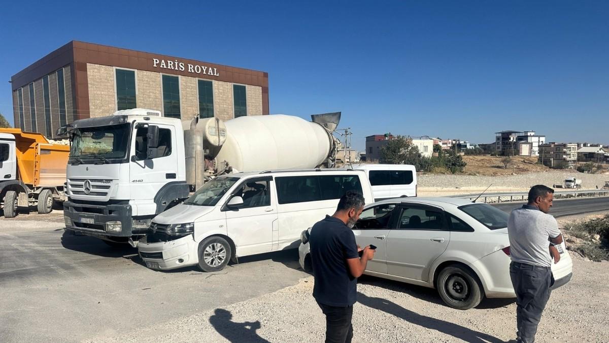 Besni’de iki ayrı kaza meydana geldi: 7 kişi yaralandı - Videolu Haber Besni’de iki ayrı kaza meydana geldi: 7 kişi yaralandı - Videolu Haber
