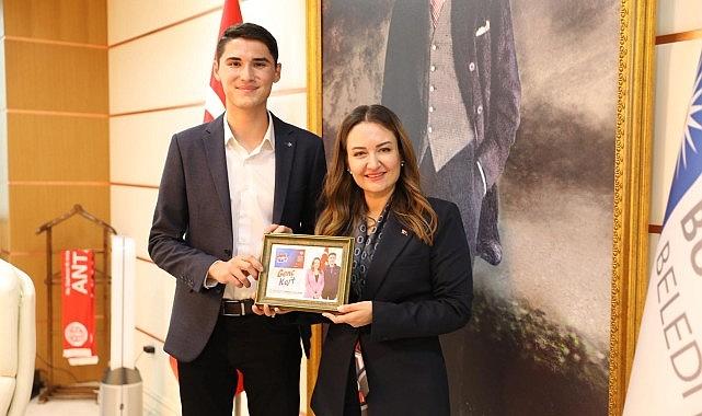 Büyükşehir Başkan Vekili Özdemir'e “Genç Kart"ı anlattı