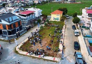 Didim Belediyesi Ağaç Dikme Etkinliği ile öğrencilere çevre bilinci kazandırıyor