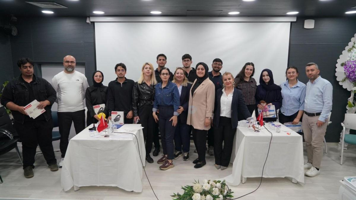 YKS adaylarından AKEM’de kıyasıya münazara: Başkan Tutdere’den öğrencilere ödül - Videolu Haber