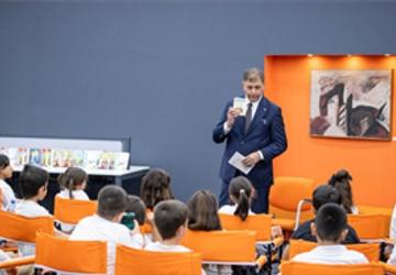 İzmirli çocuklar, Başkan Tugay'la okuma saatinde buluştu